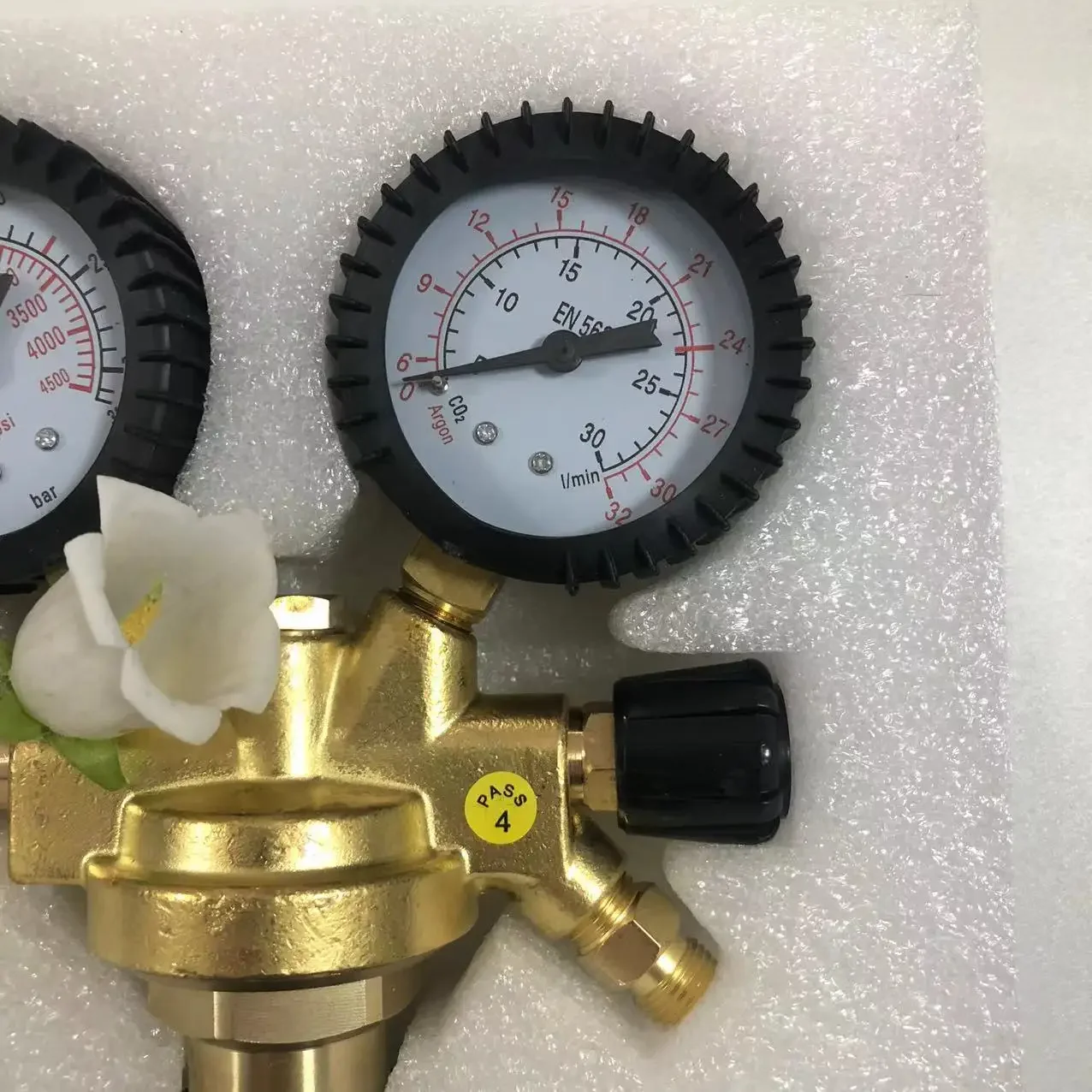 プレミアムCO2アルゴン窒素圧力調整器、W21.8耐衝撃溶接 - Nitrate Reductase のレビューと価格