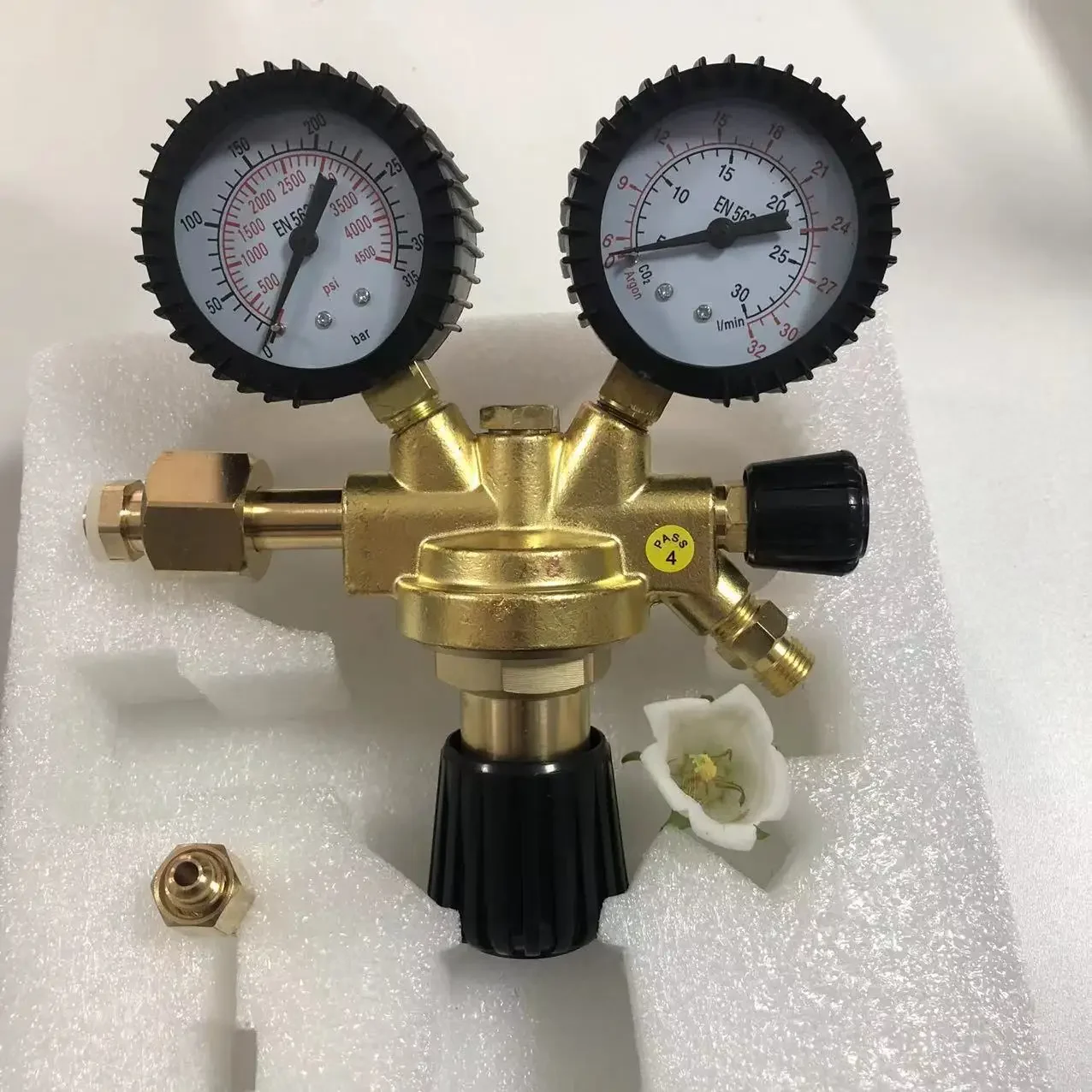 プレミアムCO2アルゴン窒素圧力調整器、W21.8耐衝撃溶接 - Nitrate Reductase のレビューと価格