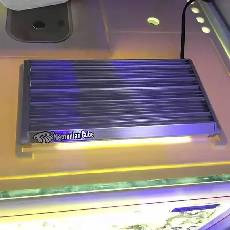 ネプチューンキューブ レフュジウム LEDライト 10W、ア - Marine Aquarium Cube のレビューと価格